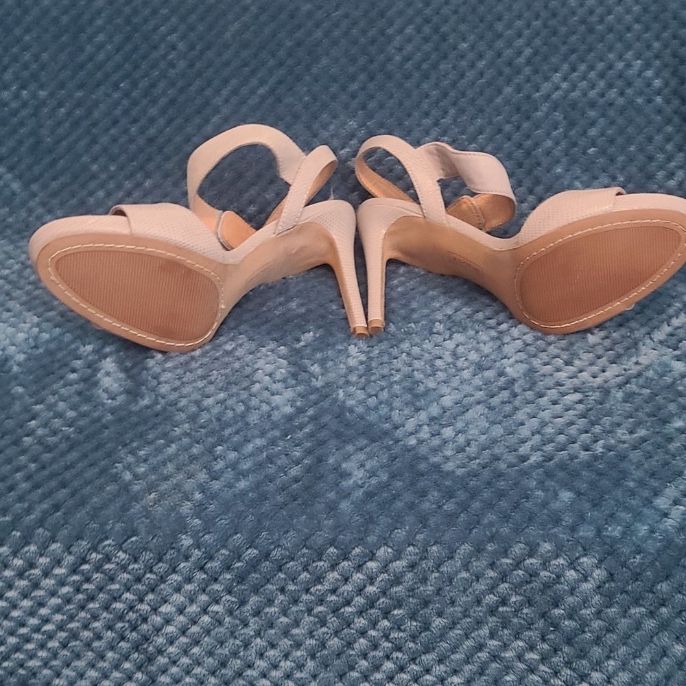 Steven Heels - Picture 2 of 3